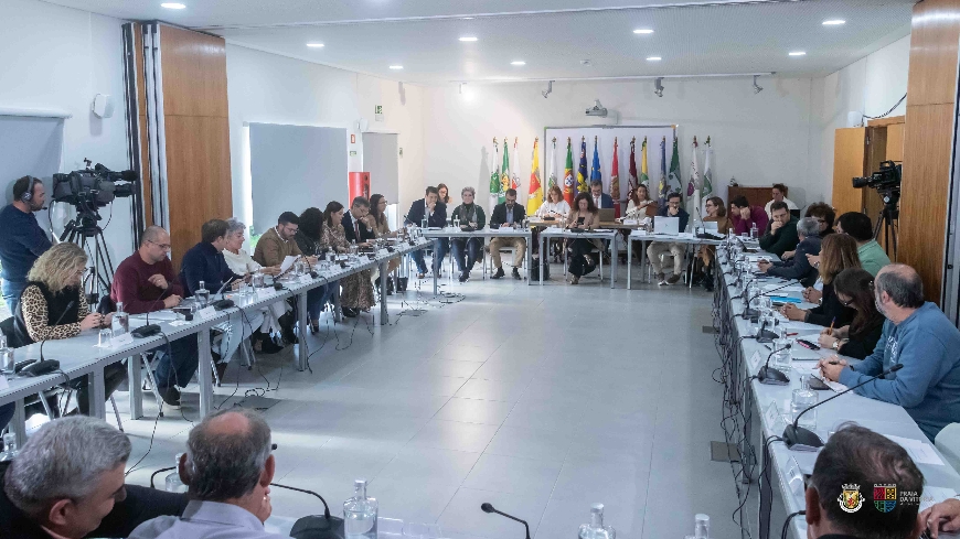 Sessão extraordinária realizada esta quinta-feira: Assembleia Municipal elege representantes para