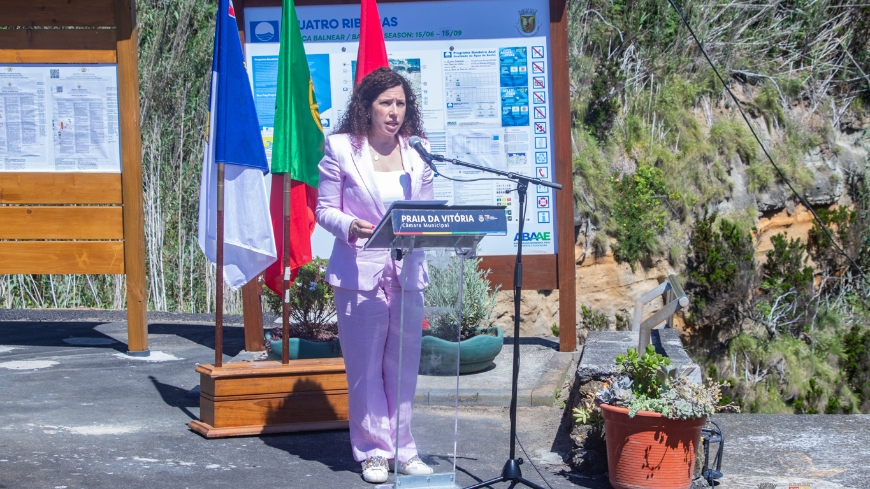 Época balnear de 15 de junho a 15 de setembro, Bandeira Azul nas Quatro Ribeiras abriu época baln
